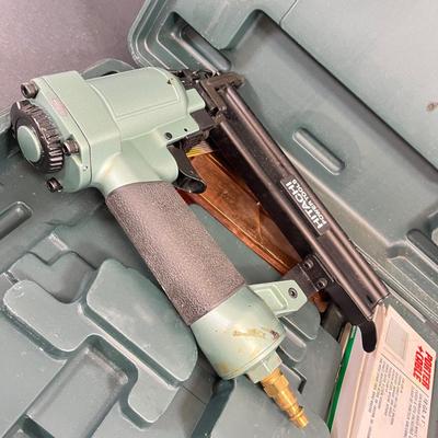LOT 65: Hitachi Pneumatic NT 32AE Brad Nailer + Other Air Tools