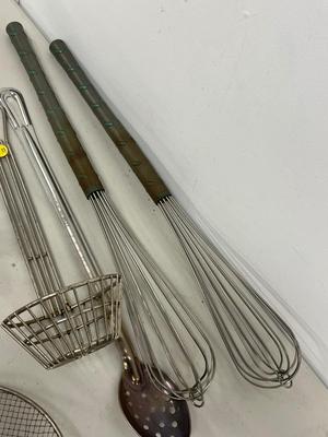 LOT 85: Deep Fryer Utensils and Plastic Measuring Container