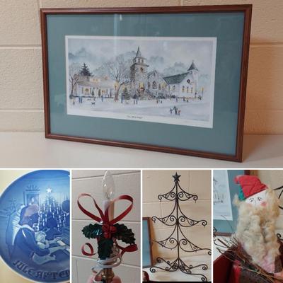 Signed & Numbered Print “Come All Ye Faithful” by Linda Kotila w/ More Holiday Decor (WS-BBL)