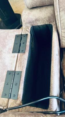 BEAUTIFUL LIKE NEW FULL BODY MASSAGING-HEATED ELECTRIC RECLINER AND CYBER POWER SURGE PROTE TOR