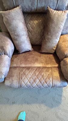 BEAUTIFUL LIKE NEW FULL BODY MASSAGING-HEATED ELECTRIC RECLINER AND CYBER POWER SURGE PROTE TOR