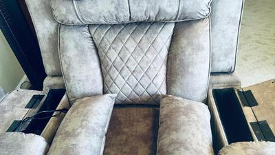 BEAUTIFUL LIKE NEW FULL BODY MASSAGING-HEATED ELECTRIC RECLINER AND CYBER POWER SURGE PROTE TOR