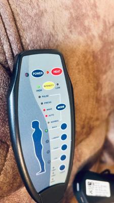 BEAUTIFUL LIKE NEW FULL BODY MASSAGING-HEATED ELECTRIC RECLINER AND CYBER POWER SURGE PROTE TOR