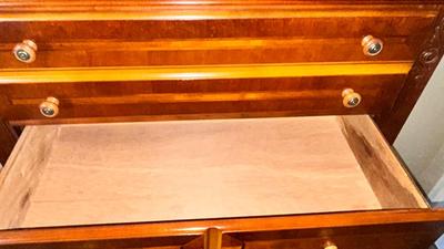 A WYNWOOD LOVELY INLAID WOOD WITH SOLID WOOD CARVED DESIGN 6 DRAWER DRESSER