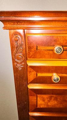 A WYNWOOD LOVELY INLAID WOOD WITH SOLID WOOD CARVED DESIGN 6 DRAWER DRESSER