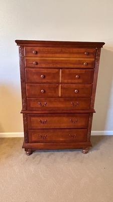 A WYNWOOD LOVELY INLAID WOOD WITH SOLID WOOD CARVED DESIGN 6 DRAWER DRESSER
