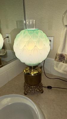 VTG UNIQUE PARLOR LAMP