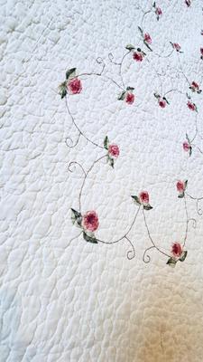 LARGE PRETTY HEAVY QUILTED BLANKET AND QUEEN SIZE SEALY MATTRESS PAD