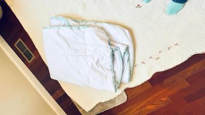 LARGE PRETTY HEAVY QUILTED BLANKET AND QUEEN SIZE SEALY MATTRESS PAD