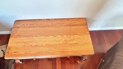 SOLID OAK COFFEE TABLE