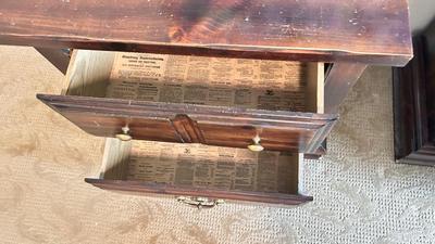 2.MATCHING NIGHT STANDS