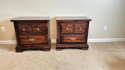 2.MATCHING NIGHT STANDS