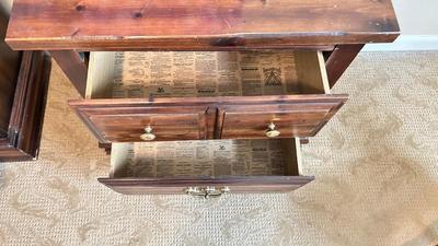 2.MATCHING NIGHT STANDS