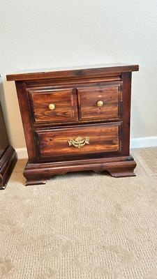 2.MATCHING NIGHT STANDS