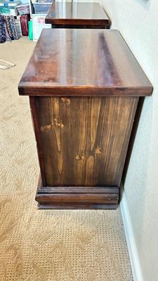 2.MATCHING NIGHT STANDS