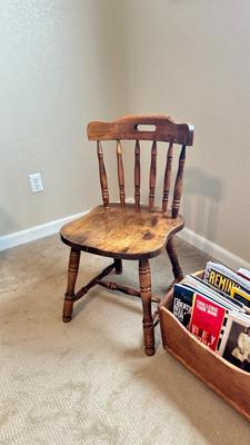 2 CHAIRS AND A MAGAZINE RACK PACKED WITH REMINENCSE, SMITHSONIAN, AND OTHER MAGAZINES