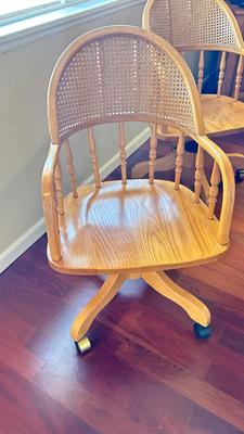 DINING ROOM TABLE AND CHAIRS