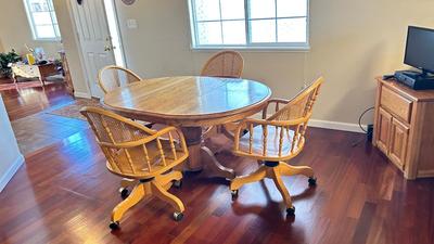 DINING ROOM TABLE AND CHAIRS