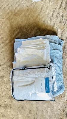 QUEEN SIZE SHEETS, BEDSKIRT AND BLANKET