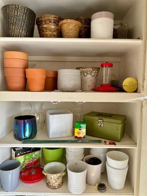 Garage Lot - Garden Pottery collection & bird feeder