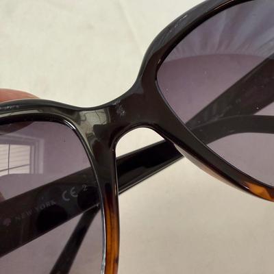 Chanel No. 5 & Kate Spade Winona Sunglasses (DR-HS)