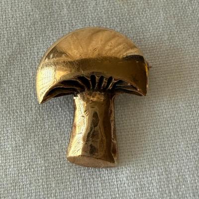 14K Gold Mushroom Pin (K-HS)