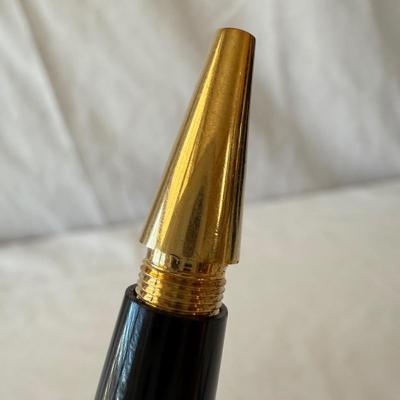 Montblanc Meisterstück Classique Ballpoint Pen (K-HS)