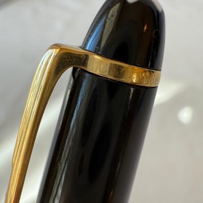 Montblanc Meisterstück Classique Ballpoint Pen (K-HS)