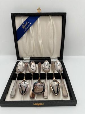 Rembrandt Sheffield England Silverplate Grapefruit Spoon Set