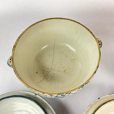 Sale Photo Thumbnail #1419: Both pieces have cracks on bottom, lids have chipping
Piece on left is missing handle
Selling as-is.
Large: 12" diameter x 5" high
Small: 11" diameter x 4" high