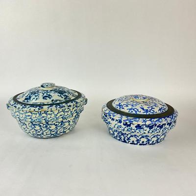 Sale Photo Thumbnail #1416: Both pieces have cracks on bottom, lids have chipping
Piece on left is missing handle
Selling as-is.
Large: 12" diameter x 5" high
Small: 11" diameter x 4" high