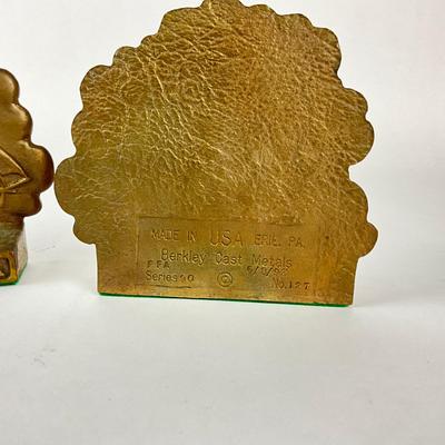 Sale Photo Thumbnail #1439: Each measure: 5.5" high x 6" wide