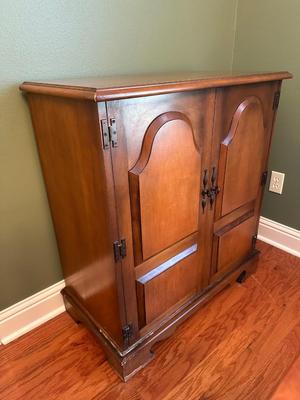 Vintage Traditional style Dry Bar Storage Cabinet