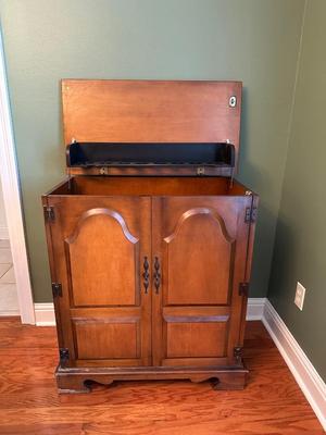 Vintage Traditional style Dry Bar Storage Cabinet