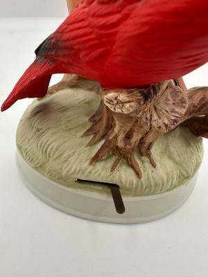 Gorham Porcelain Cardinal & Robin Bird Figurine Music Box