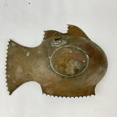 Sale Photo Thumbnail #1464: Fish-shaped dishes, brass bowl, hand mirror
Big fish: 10" long
Small fish: 7.25" long
Hand-mirror: 15.25" long
Brass bowl: 4.5" diameter x 2.5" high