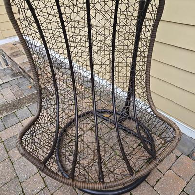 LOT 286: Hanging Egg Chair with Cushion