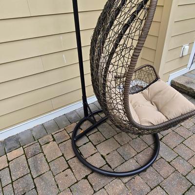 LOT 286: Hanging Egg Chair with Cushion