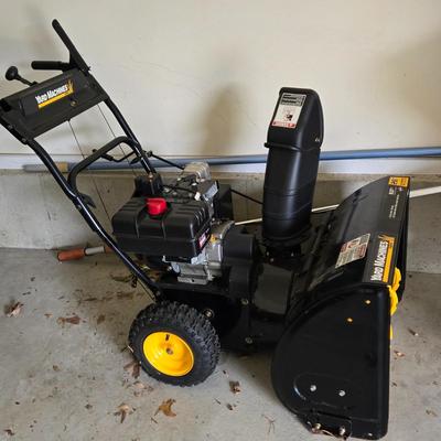 LOT 288G: Snow Blower with Cover