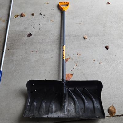 LOT 289G: Snow Shovel, Pole Saw, Mini Electric Chain Saw, Yard Rake, and More