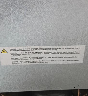 LOT 295G: Mini Refrigerator/ Great for Dorm Room