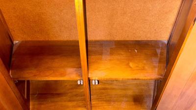 CABINET WITH HOME DECOR