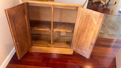 CABINET WITH HOME DECOR