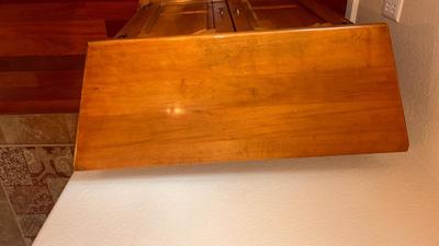 CABINET WITH HOME DECOR