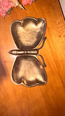 CABINET WITH HOME DECOR