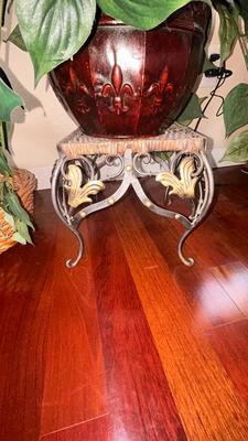 HEAVY WICKER BASKET AND PLANT STAND WITH FAUX PHILODENDRON