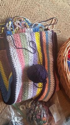 YARN, KNITTING NEEDLES, SCISSORS, BASKET AND TOTE