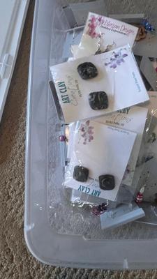 LARGE VARIETY OF PIERCED EARRINGS