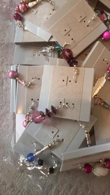 LARGE VARIETY OF PIERCED EARRINGS