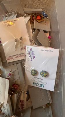 LARGE VARIETY OF PIERCED EARRINGS